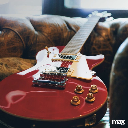 Zestaw: Gitara elektryczna GigKit w stylu LP ciemnoczerwona+ wzmacniacz+ akcesoria