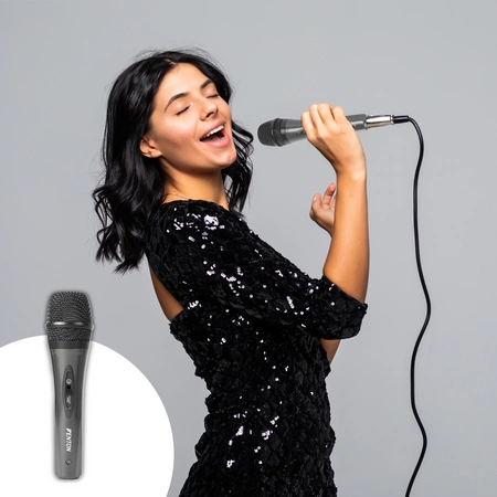 Zestaw akcesoriów DJ-skich składający się ze słuchawek Vonyx VH120 DJ i mikrofonu DJ DM105