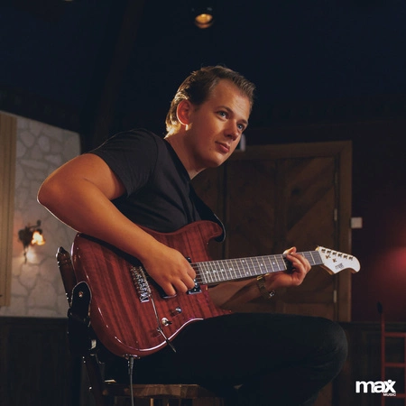 Zestaw: Gitara elektryczna GigKit Max ciemnoczerwona+ wzmacniacz tuner pokrowiec