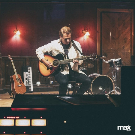 Zestaw: Gitara elektroakustyczna ShowKit Max sunburst+ wzmacniacz+ akcesoria