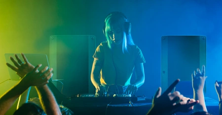 Zestaw karaoke Vonyx z dwoma mikrofonami bezprzewodowymi - 2x kolumna i 2x statyw okablowanie