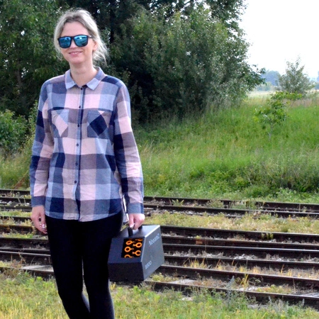 Zestaw: Wytwornica baniek B300 pilot z płynem i belką LED UV BUV123 Beamz