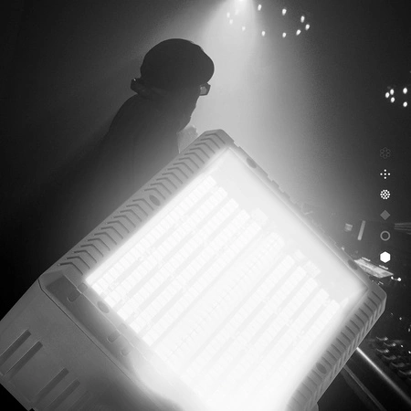 Stroboskop LED RGB+W Combi Beamz