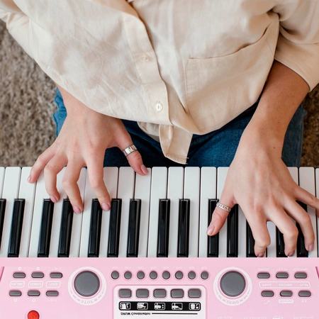 Keyboard dla dziewczynki 49 klawiszy akumulator/ mikrofon KD49P Max różowy