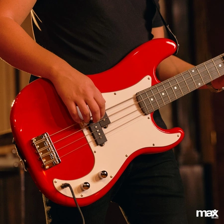 Zestaw: Gitara elektryczna basowa GigKit czerwona+ wzmacniacz statyw pokrowiec akcesoria