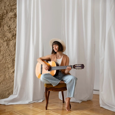 Zestaw: Gitara klasyczna 4/4 39" kolor naturalny GKS39NAT Golden Guitar+ pokrowiec tuner struny kostki