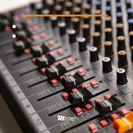 Mikser sceniczny 12-kanałowy PDM-T1204 DSP/MP3 Power Dynamics