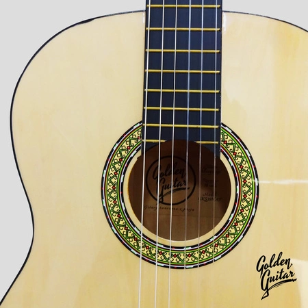 Zestaw: Gitara klasyczna 4/4 39" kolor naturalny GKS39NAT Golden Guitar+ pokrowiec tuner struny kostki