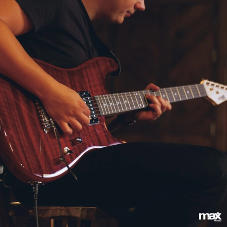 Zestaw: Gitara elektryczna GigKit Max ciemnoczerwona+ wzmacniacz tuner pokrowiec