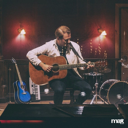 Zestaw: Gitara akustyczna Solojam Western ciemny naturalny Max, akcesoria, statyw i pulpit na nuty