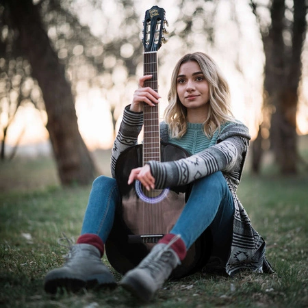 Zestaw: Gitara klasyczna 4/4 38" kolor czarny Golden Guitar+ akcesoria+ 2x statyw+ podnóżek gitarowy