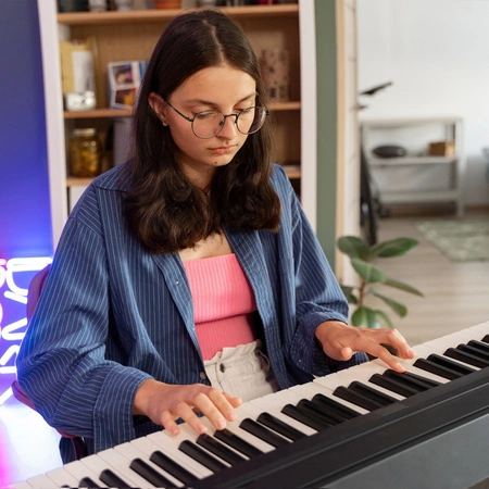 Zestaw: Pianino cyfrowe 88 ważonych młoteczkowych klawiszy Mielczewski+ siedzisko/ławka regulowana