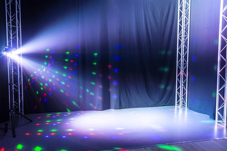 Zestaw oświetleniowy PAR DERBY MAX PARTYBAR12