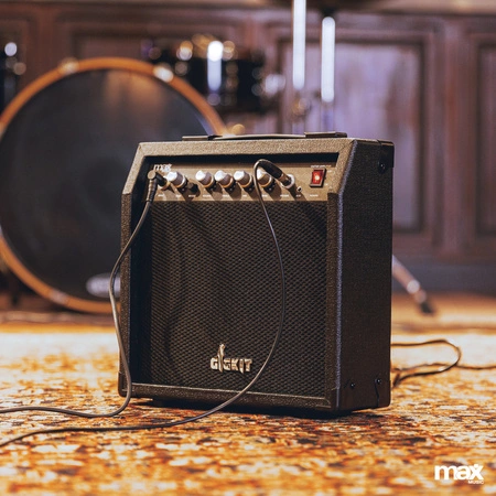 Zestaw: Gitara elektryczna GigKit Max ciemnoczerwona+ wzmacniacz tuner pokrowiec