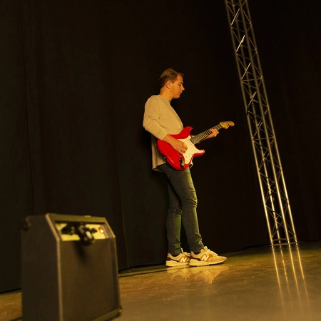 Bezprzewodowy system gitarowy Vonyx WGS20 - nadajnik i odbiornik z baterią