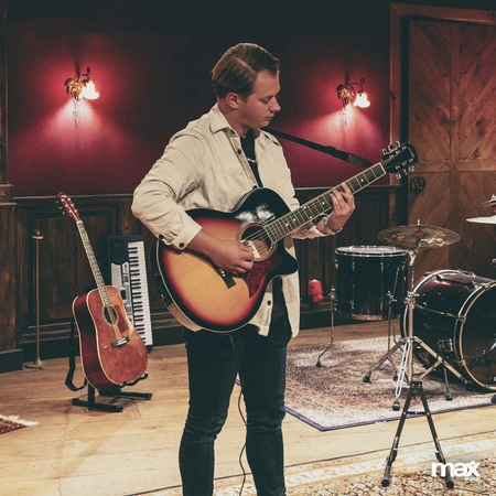 Zestaw: Gitara elektroakustyczna ShowKit Max sunburst+ wzmacniacz+ akcesoria